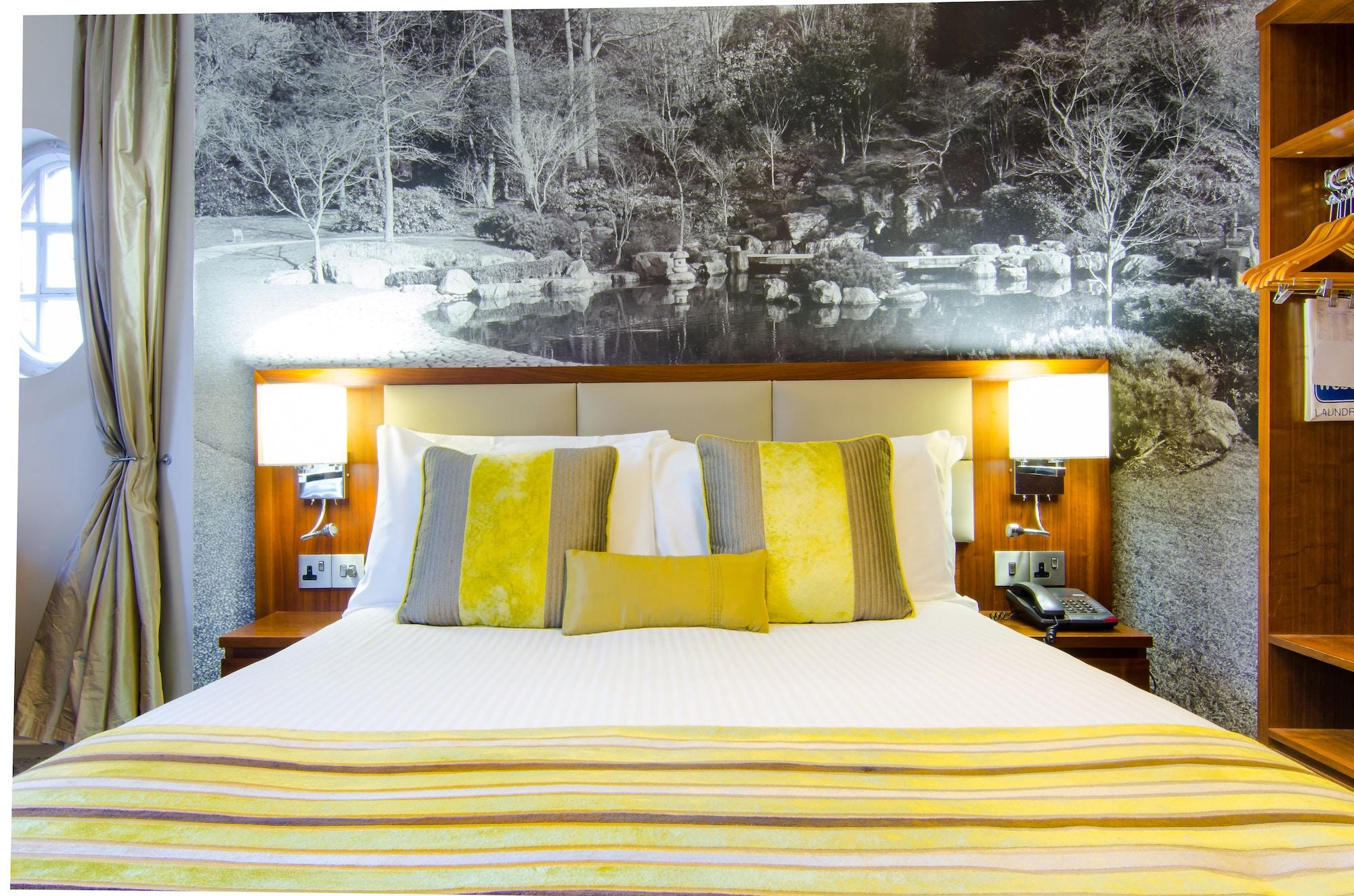 Seraphine Kensington Olympia Лондон Екстериор снимка