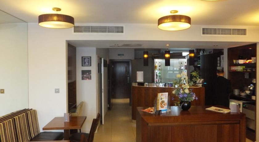 Seraphine Kensington Olympia Лондон Екстериор снимка
