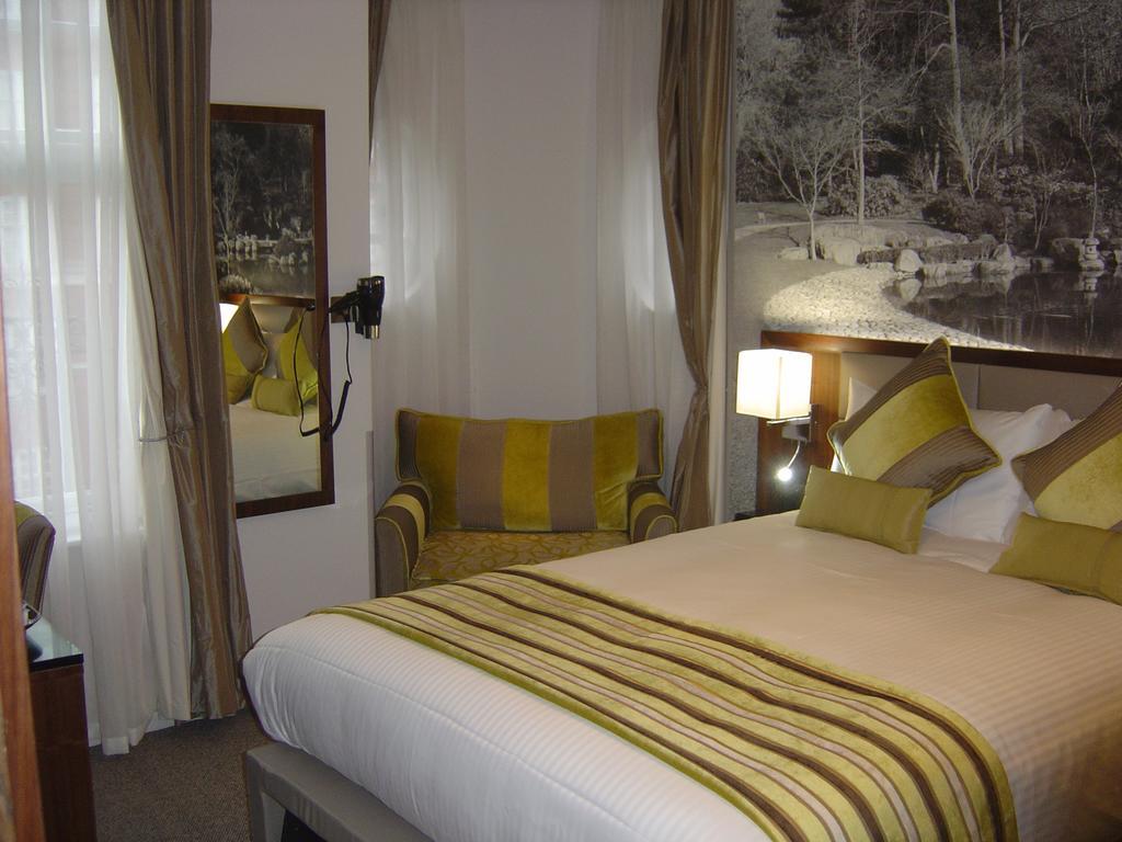 Seraphine Kensington Olympia Лондон Екстериор снимка