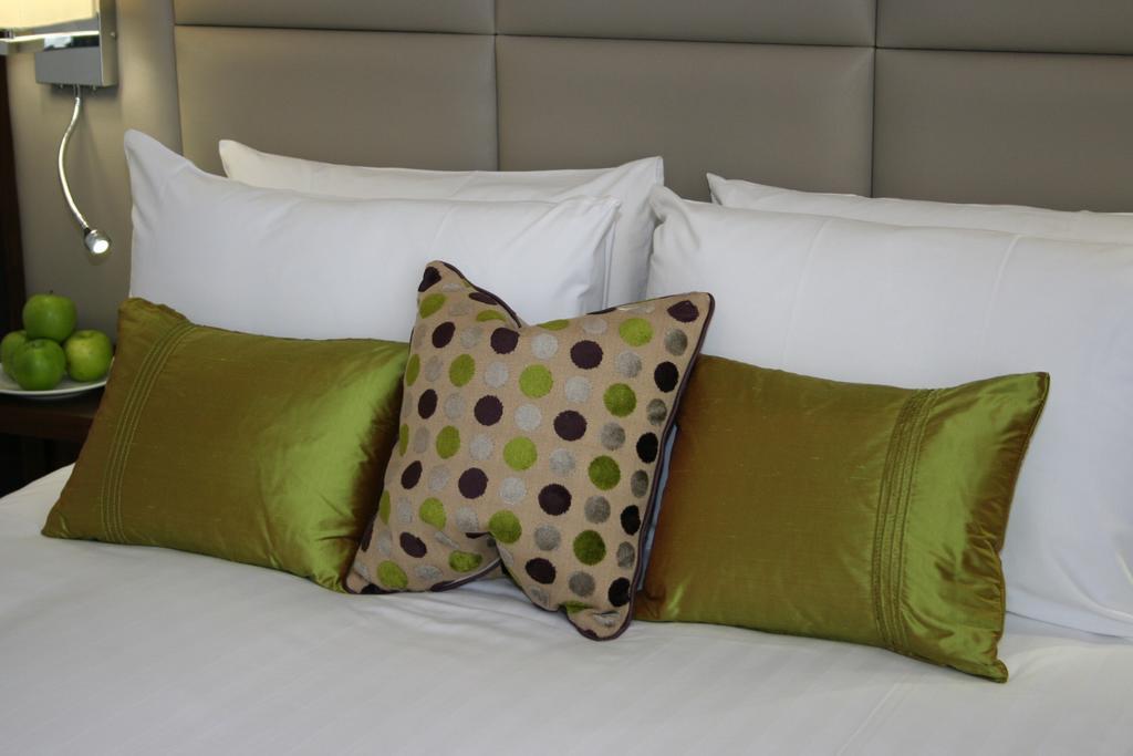 Seraphine Kensington Olympia Лондон Екстериор снимка