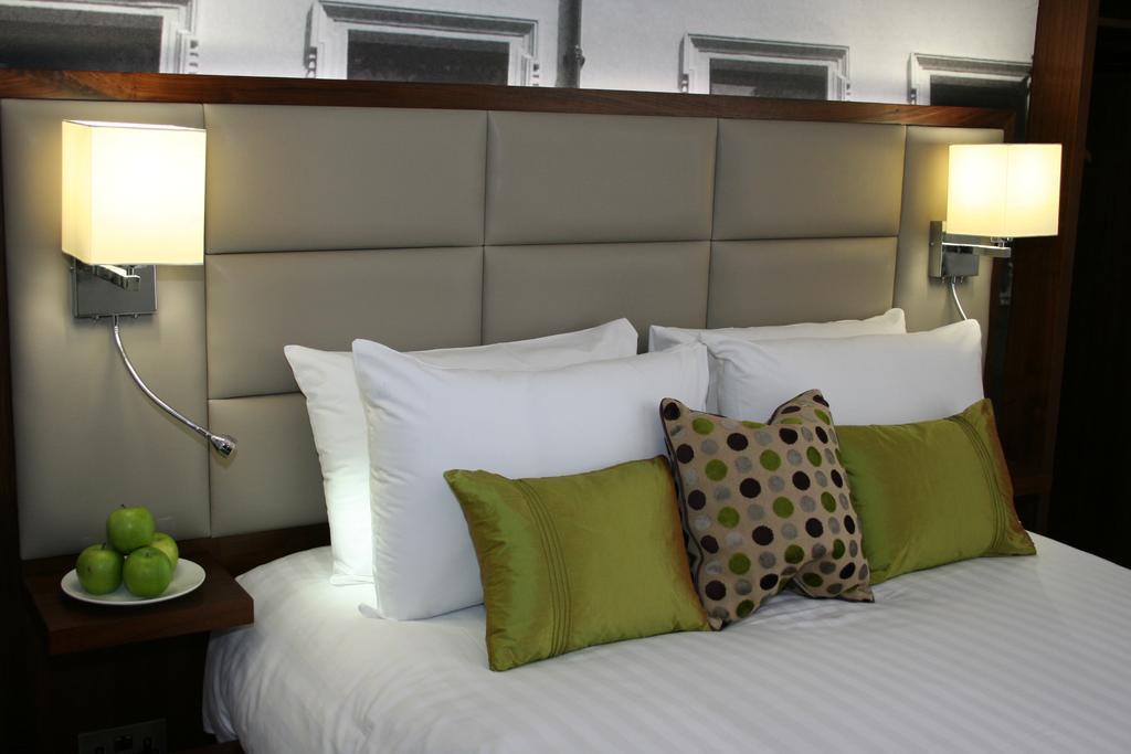 Seraphine Kensington Olympia Лондон Екстериор снимка